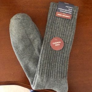 NWT Men’s gray pair of socks